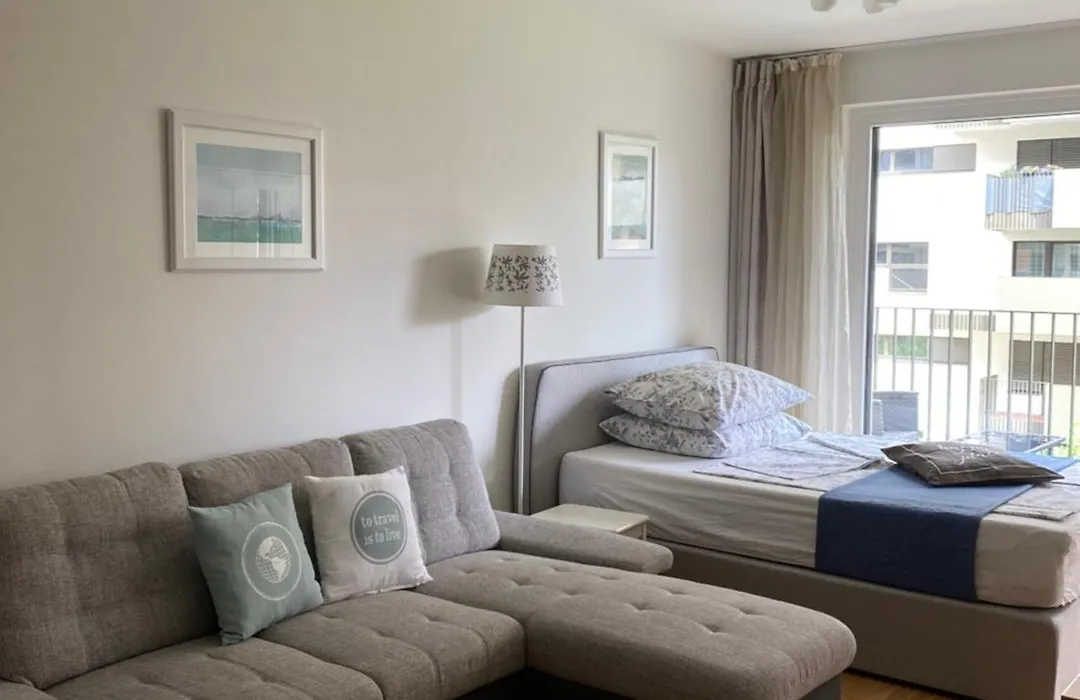 Happy Apartment *